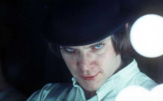 Alex Delarge, interpretato da Malcom McDowell, è il protagonista del film Arancia Meccanica di Stanley Kubrick