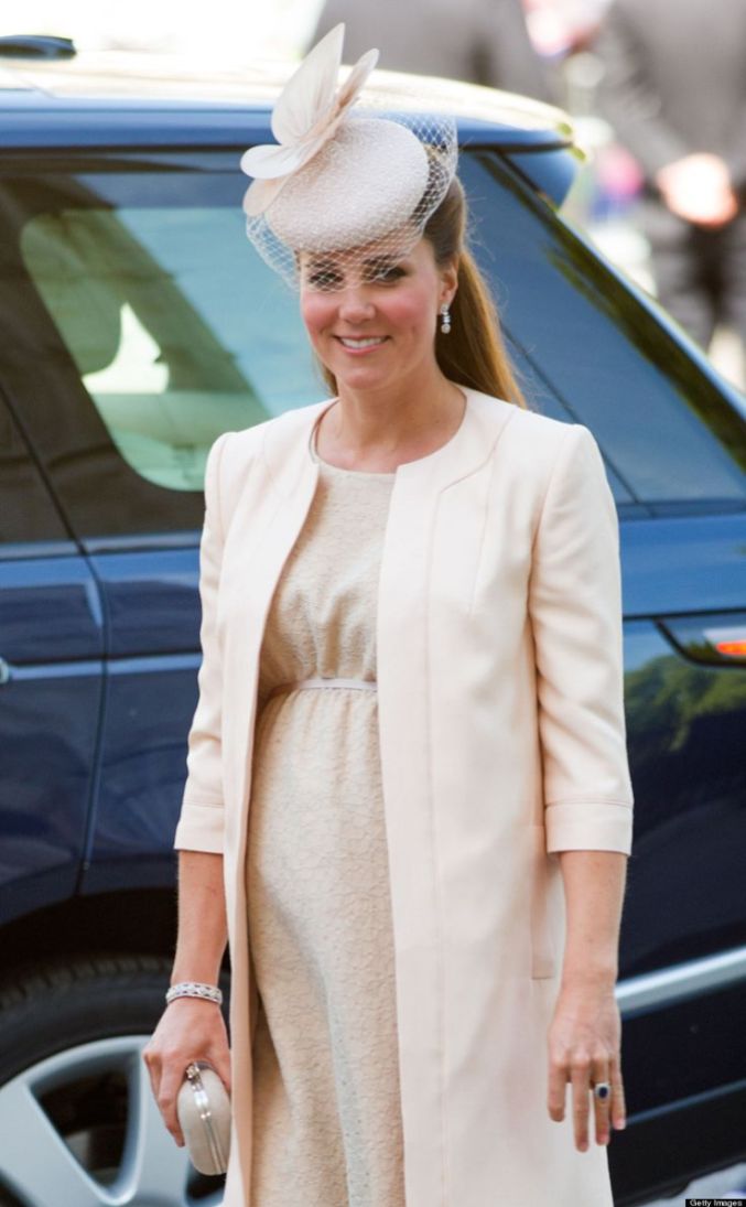 Kate si stava recando a Westminster Abbey per la cerimonia in occasione del 60° anniversario dell'incoronazione della Regina Elisabetta II.