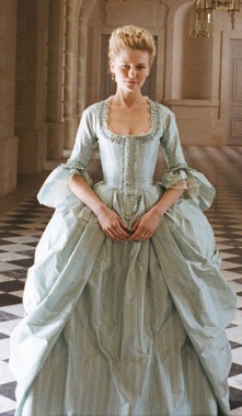 Kirsten Dunst protagonista del film Marie Antoinette di Sophia Coppola, 2006.