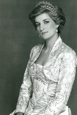 Lady Diana, in un abito di Catherine Walker
