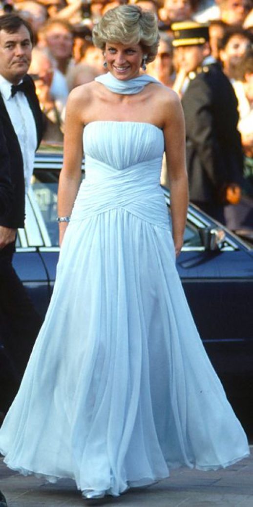 Lady Diana, 1997, al festival di Cannes in un abito di Catherine Walker