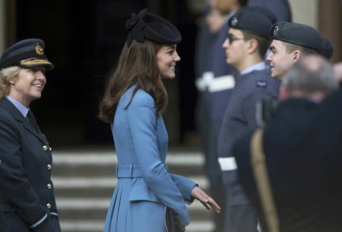 7 febbraio 2016. Il look della Duchessa è stato molto criticato, dicendo che assomigliava ad un'hostess e che aveva gli occhi truccati diversamente.