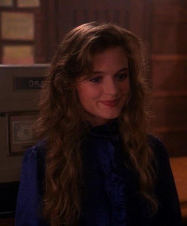 Annie Blackburne è la sorella di Norma Jennings, ed è interpretata da Heather Graham.