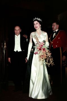 Regina Elisabetta II, 1952
