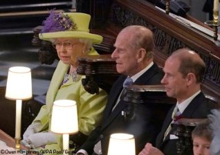 WINDSOR, ENGLAND - MAY 19: Queen Elizabeth II, the Duke of Edinburgh and the Earl of Wessex during the wedding of Prince Harry and Meghan Markle at St George's Chapel at Windsor Castle at St Georges Chapel on May 19, 2018 in Windsor, England. (Photo by Owen Humphreys - WPA Pool/Getty Images)