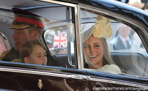 WINDSOR, UNITED KINGDOM - MAY 19: Prince William, Duke of Cambridge and Catherine, Duchess of Cambridge and Prince George leave St George's Chapel at Windsor Castle after the wedding of Prince Harry to Meghan Markle on May 19, 2018 in Windsor, England. (Photo by Gareth Fuller - WPA Pool/Getty Images)